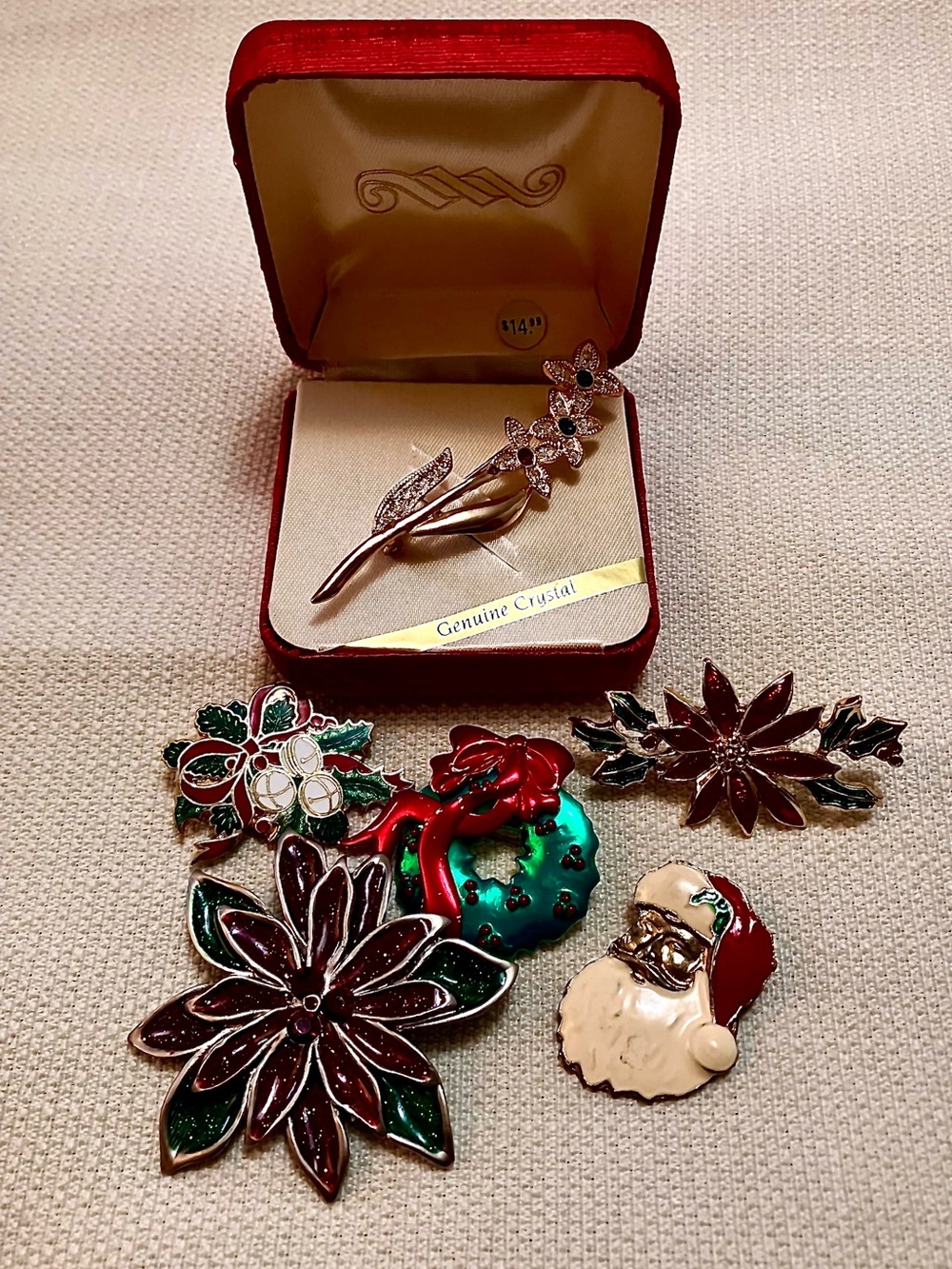 VTG Lot Of 6 Christmas/Holiday Brooches